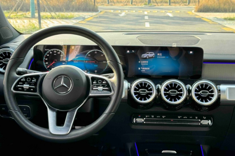 Mercedes-Benz EQB Class 2024 #20 Mercedes-Benz EQB Class 2024 car image #20