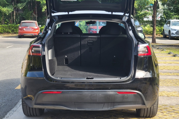Tesla Model Y 2021 immagine di auto #20