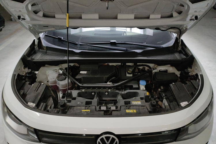 Volkswagen ID.6 X 2024 car image #20