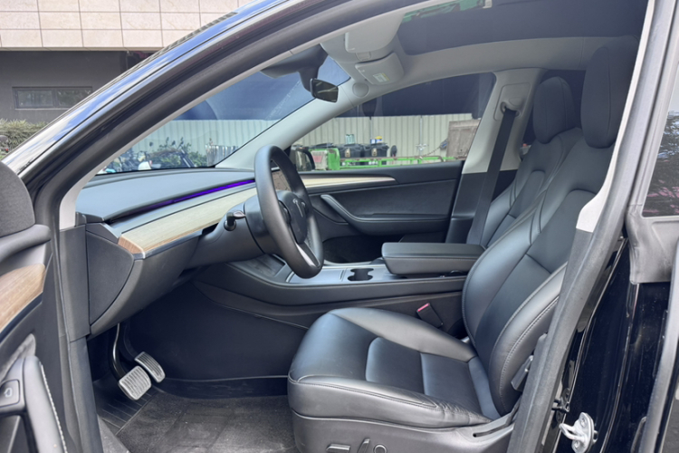 Tesla Model Y 2022 #20 Tesla Model Y 2022 car image #20