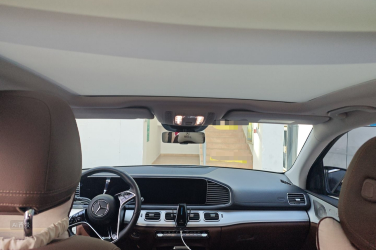 Mercedes-Benz GLE Class 2023 car image #20