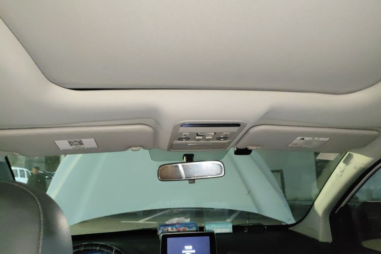 Forthing JOYEAR X6 2017 car image #20