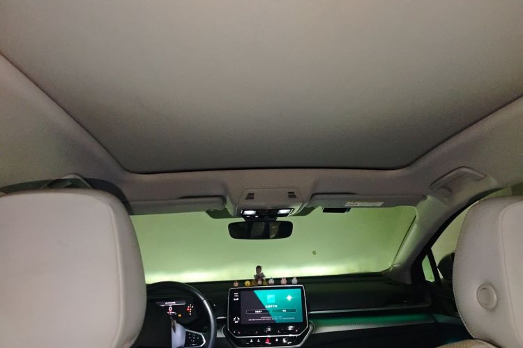 Volkswagen ID.6 X 2022 immagine di auto #20