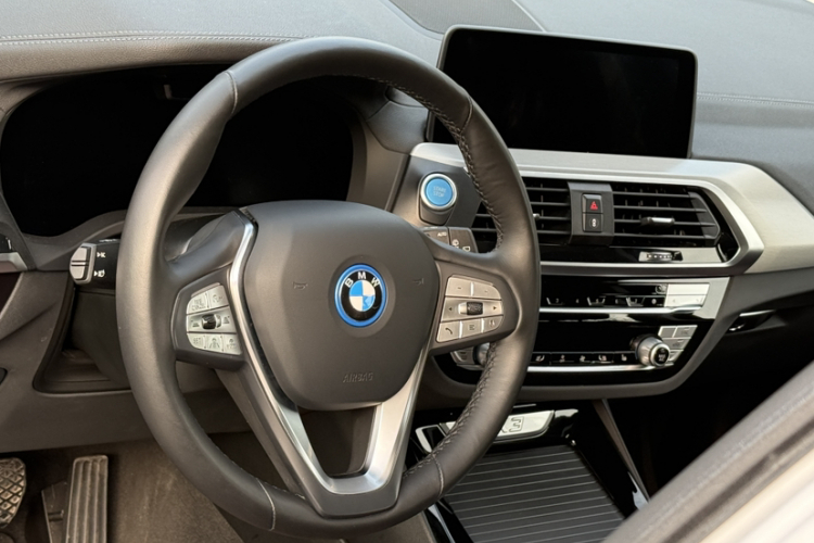 BMW iX3 2020 car image #20