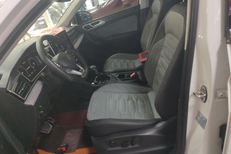 Volkswagen Tiguan X 2022 #20 Volkswagen Tiguan X 2022 car image #20