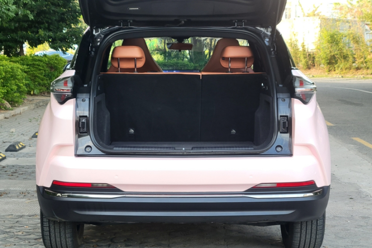 哪吒汽车 哪吒X 2024 #20 哪吒汽车 哪吒X 2024 汽车图片 #20