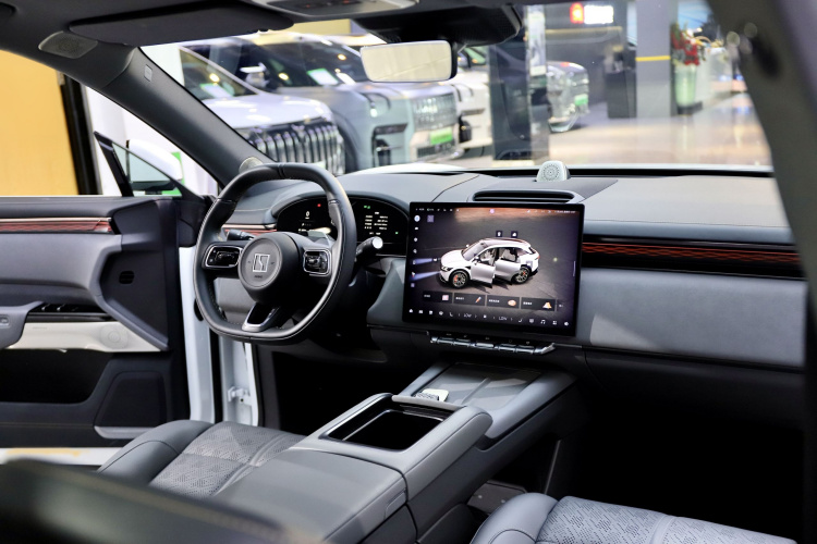 Zeekr 7X 2024 car image #20