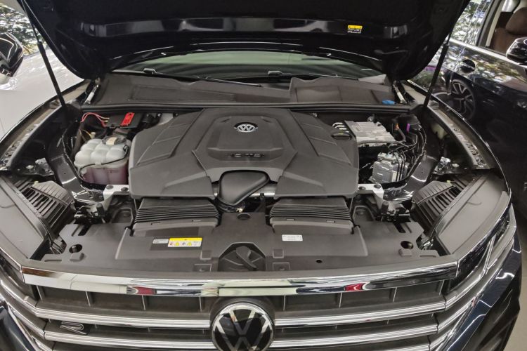 Volkswagen Touareg 2022 car image #20