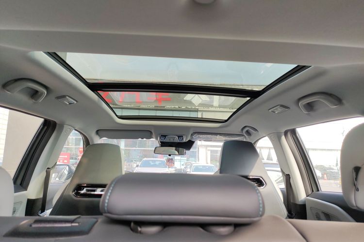 Changan UNI-Z PHEV 2024 car image #20