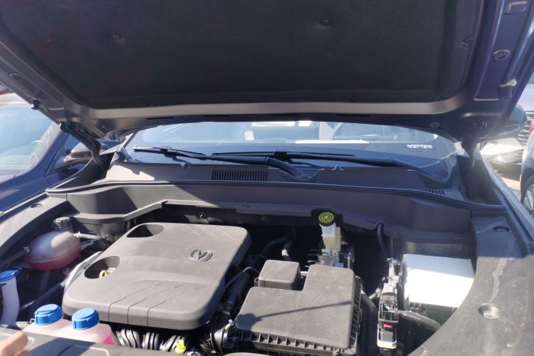 Changan UNI-Z PHEV 2025 #20 Changan UNI-Z PHEV 2025 car image #20