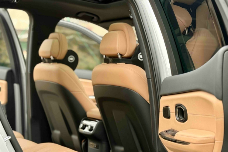 NIO ES8 2020 car image #20