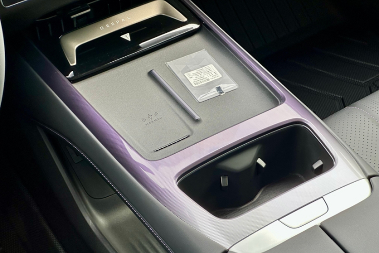 Deepal L07 2025 car image #20