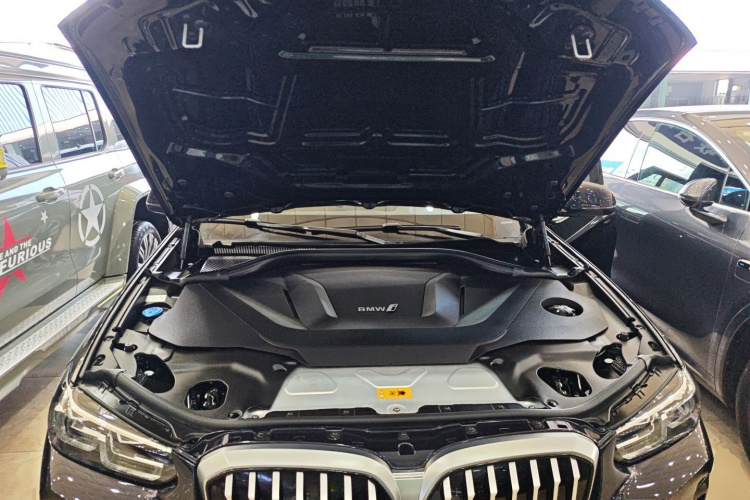 BMW iX3 2024 car image #20