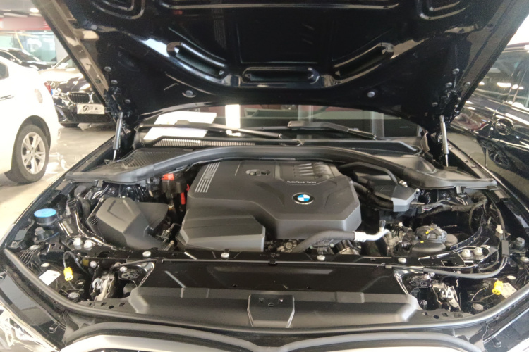 BMW 3 Series 2025 car image #20