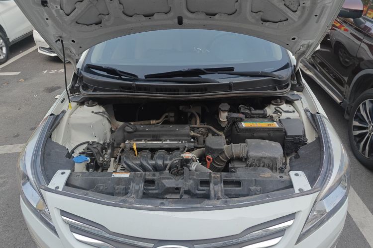 Hyundai Reina 2017 #20 Hyundai Reina 2017 car image #20