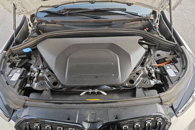 BMW iX1 2025 #20 BMW iX1 2025 صورة سيارة #20