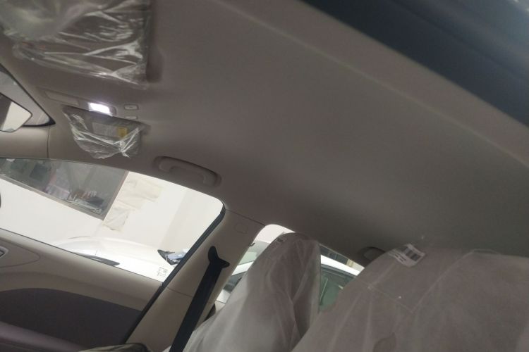 MG 4 EV 2025 car image #20