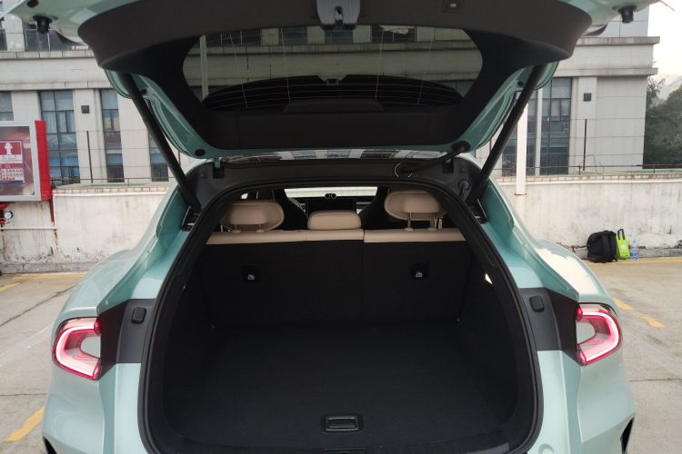 MI YU7 2025 #20 MI YU7 2025 car image #20