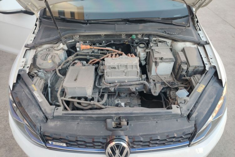 Volkswagen Golf Pure Electric 2020 car image #20