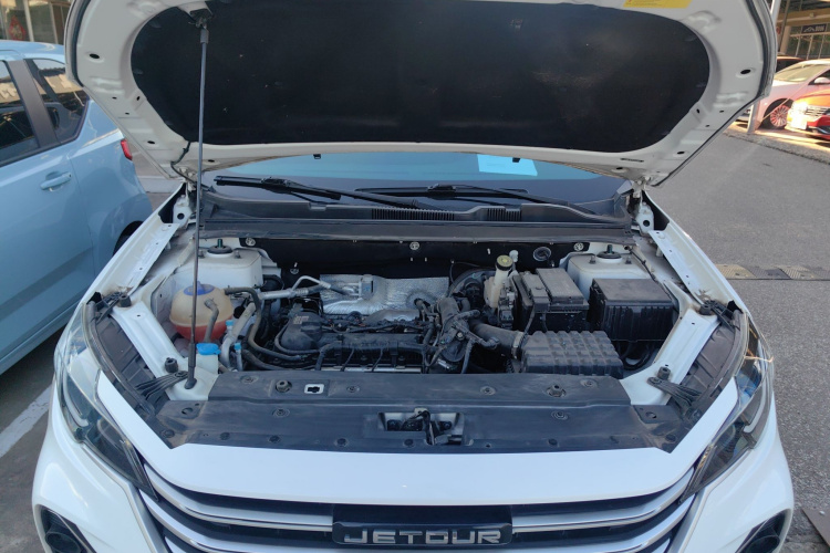 X70M 2022 car image #20
