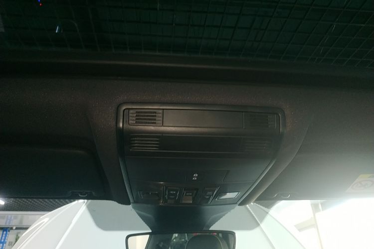 Volkswagen T-Roc 2023 car image #20