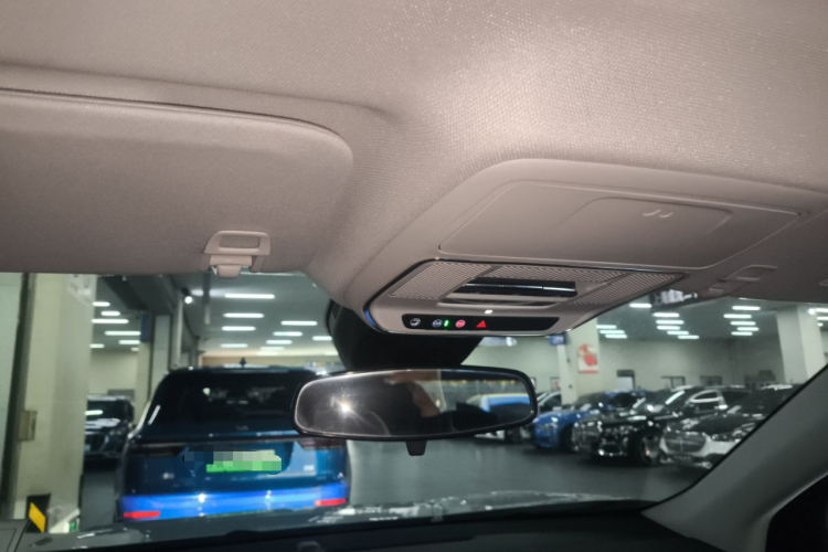 Chevrolet Equinox Plus 2025 car image #20