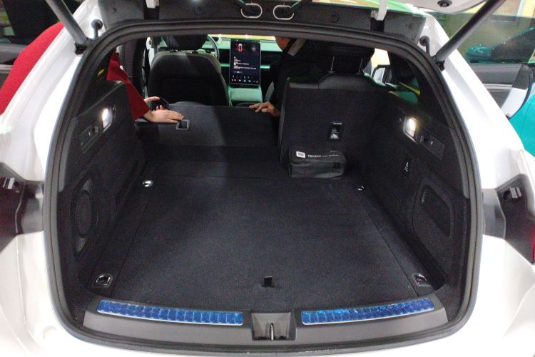 哪吒汽车 哪吒S猎装 2025 汽车图片 #20