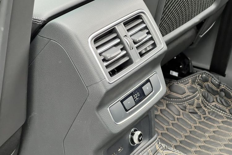 Audi Q5L Sportback 2023 #20 Audi Q5L Sportback 2023 immagine di auto #20