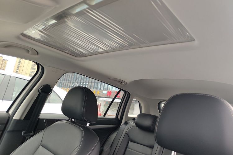 Volkswagen Gran Lavida 2018 immagine di auto #20