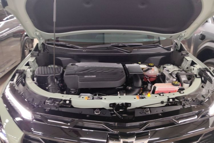 Chevrolet Equinox Plus 2024 car image #20