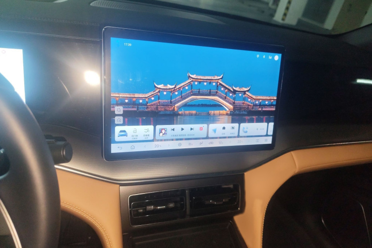 BYD SongL DM-i 2025 #20 BYD SongL DM-i 2025 car image #20