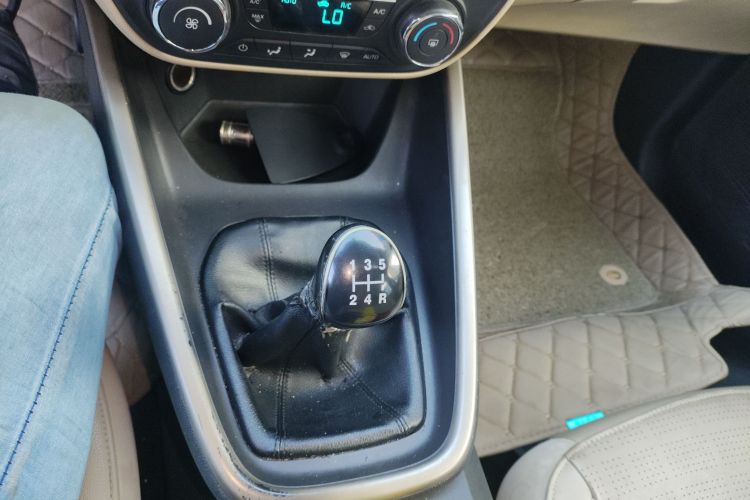 Ford Escort 2015 #20 Ford Escort 2015 immagine di auto #20