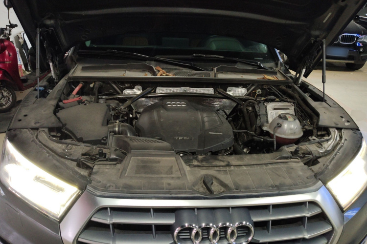 Audi Q5L 2020 car image #20