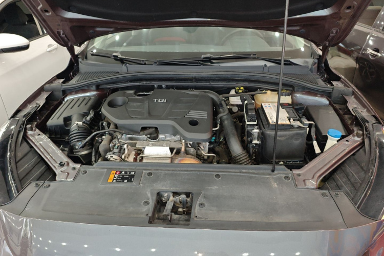 5 2021 immagine di auto #20