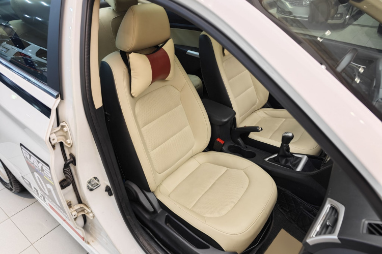 Changan Alsvin V7 2017 car image #20