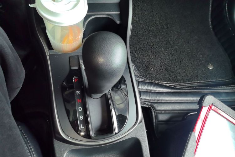 Honda Greiz 2018 صورة سيارة #20