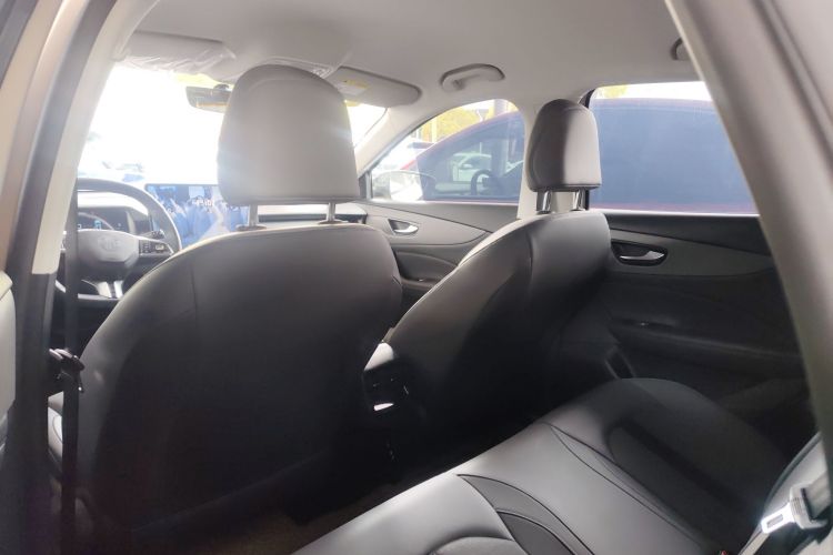 MG ES5 2025 car image #20