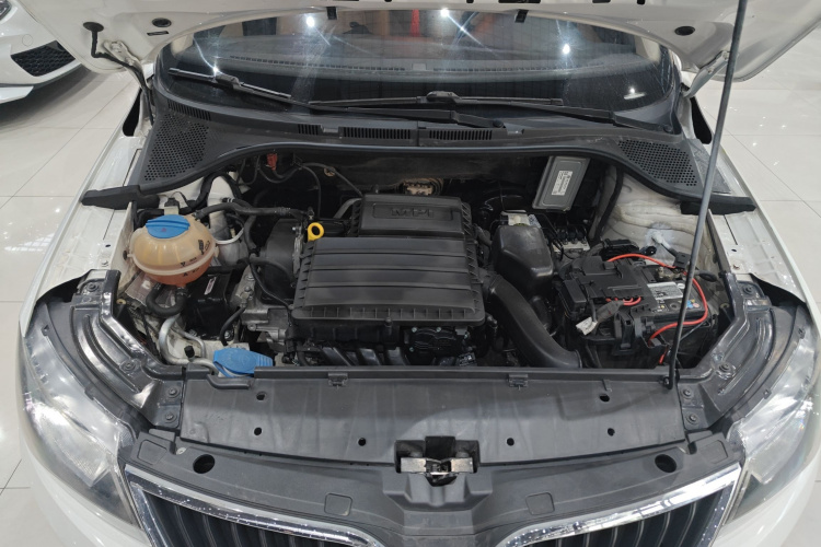 Skoda Rapid 2016 car image #20