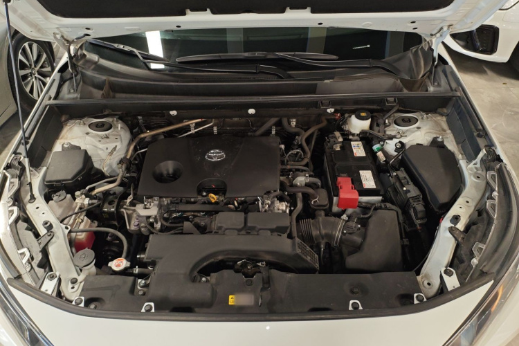 Toyota RAV4 2022 car image #20
