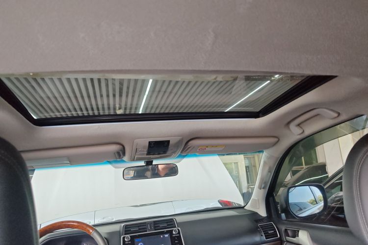 Toyota Land Cruiser Prado 2019 #20 Toyota Land Cruiser Prado 2019 car image #20