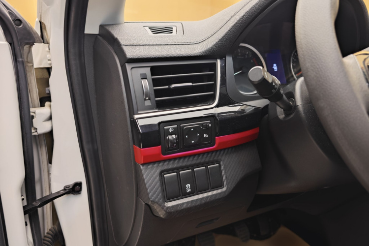T5 2019 car image #20