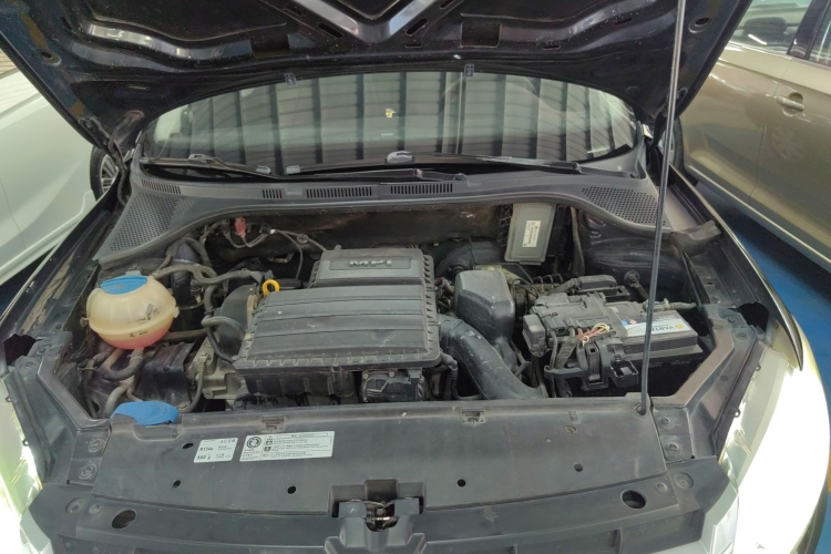 Santana 2014 car image #20