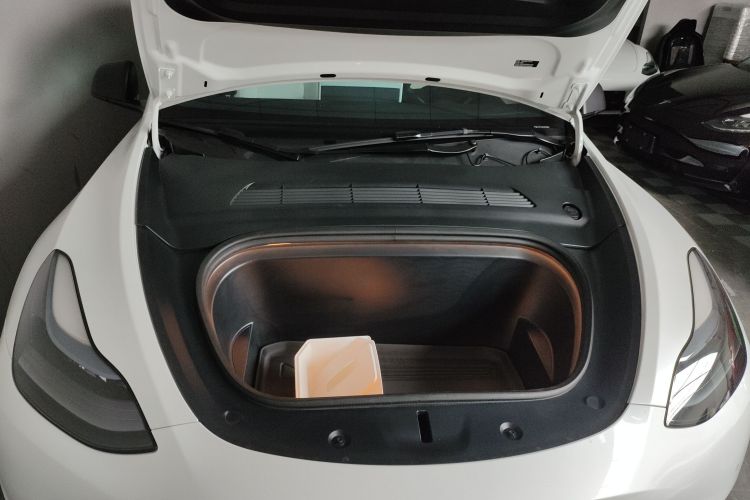 Tesla Model Y 2023 #20 Tesla Model Y 2023 car image #20