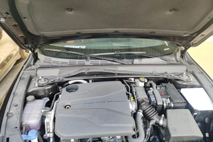Changan UNI-V 2025 car image #20