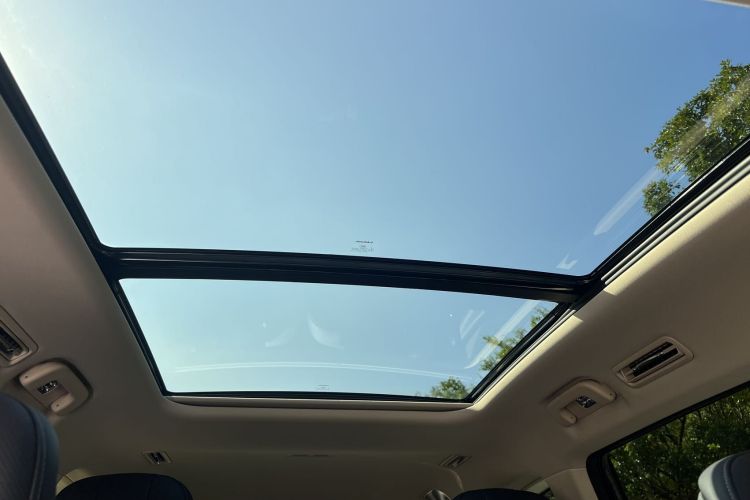 2023 car image #20