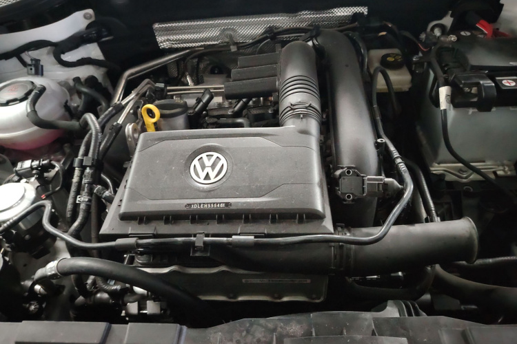 VS5 2025 car image #20
