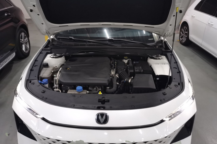 Changan UNI-V 2024 car image #20
