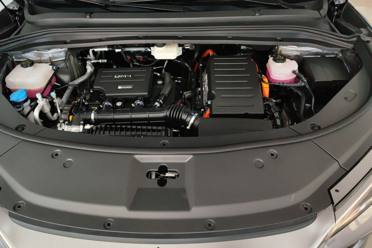 BYD SongL DM-i 2025 car image #20