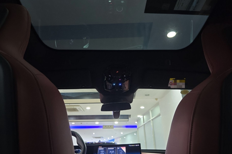 BMW iX 2024 immagine di auto #20