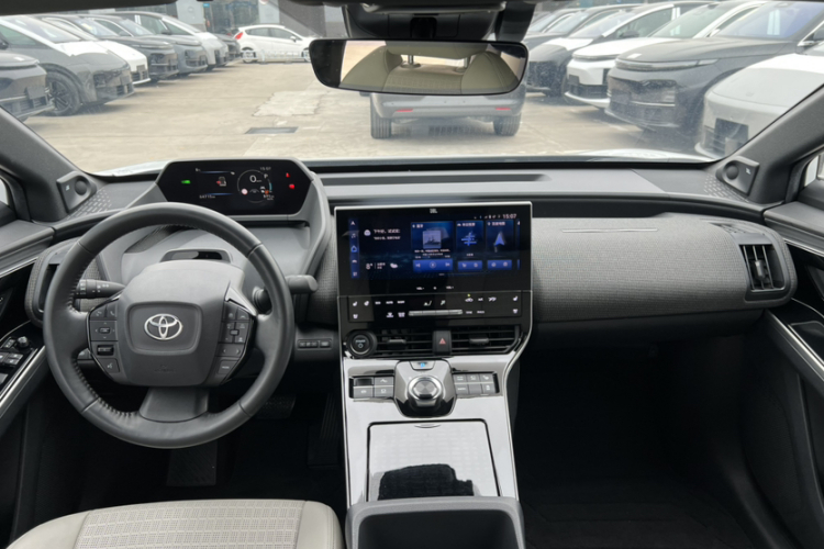 Toyota bZ4X 2022 immagine di auto #20